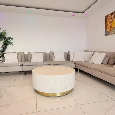 Nice Apartment With Amazing View Of Paris Plus Parking Exterior photo