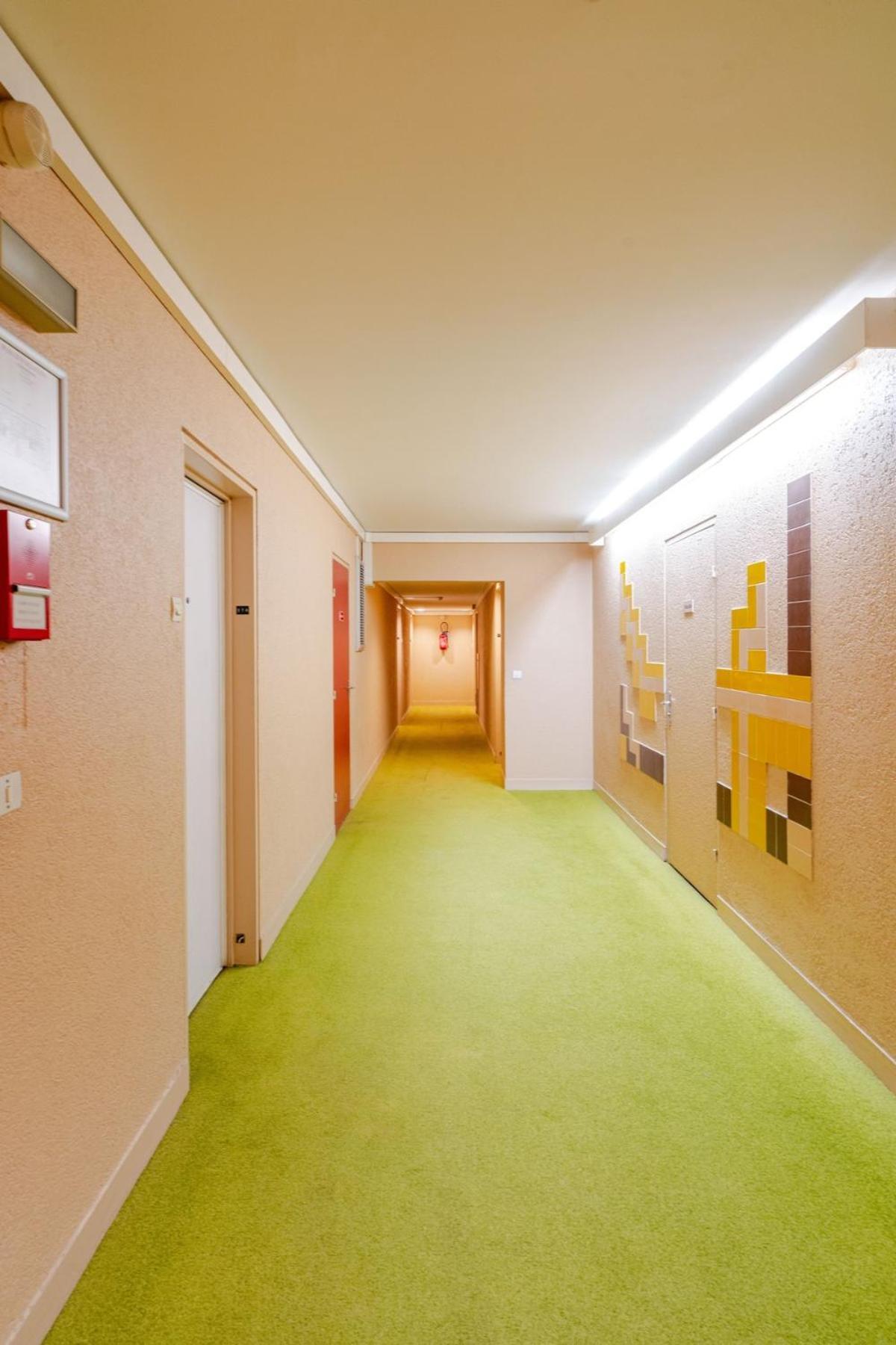 Appartamento With Amazing View Of Parking Parigi